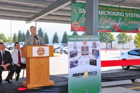 Speeches by civil and labor leaders at Microgrid ceremony